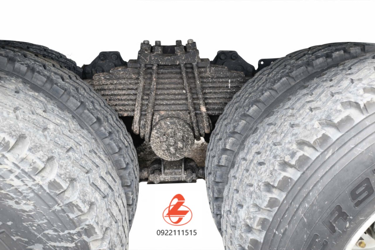 l&aacute; nh&iacute;p v&agrave; lốp xe chenglong