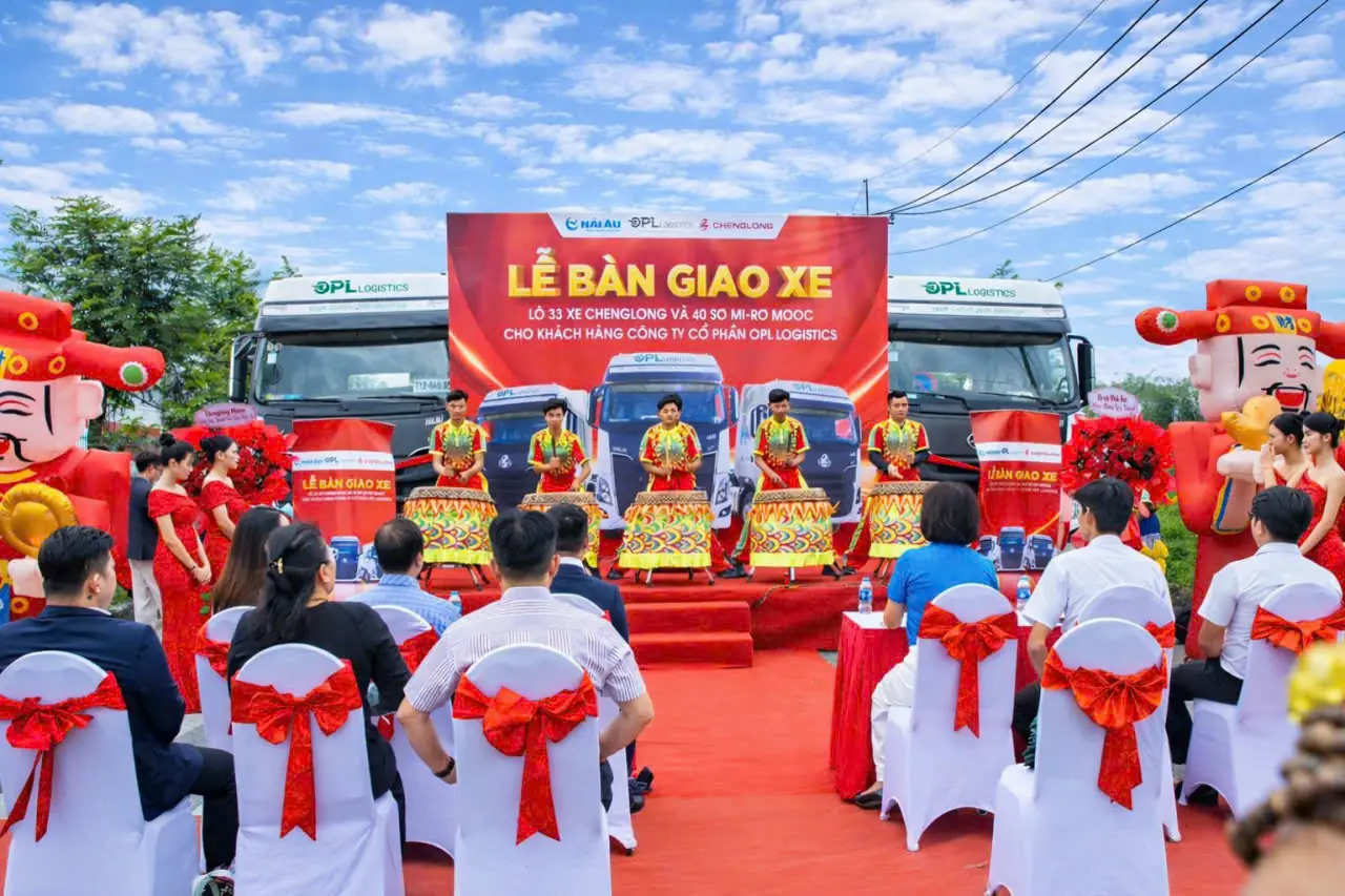 LỄ B&Agrave;N GIAO XE