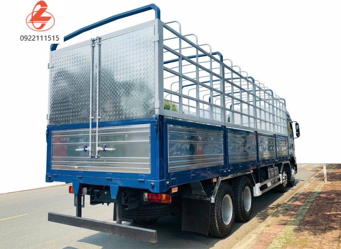 H&igrave;nh ảnh anh thực tế th&ugrave;ng xe tải chenglong hải &acirc;u