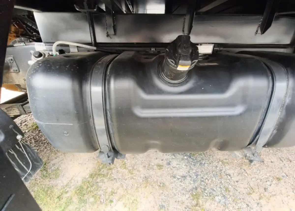 Th&ugrave;ng nhi&ecirc;n liệu